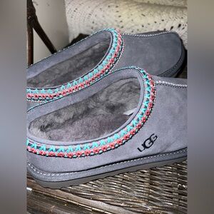 Grey uggs